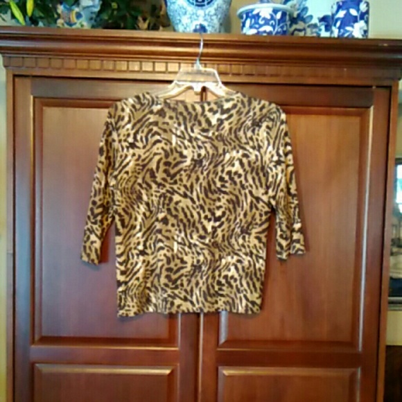 Animal Print Top - Picture 5 of 5